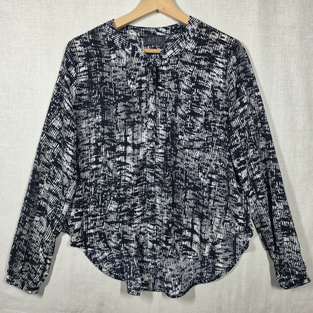 ASTR Blouse Womens Small Black White Abstract Hatch Print Long Sleeve